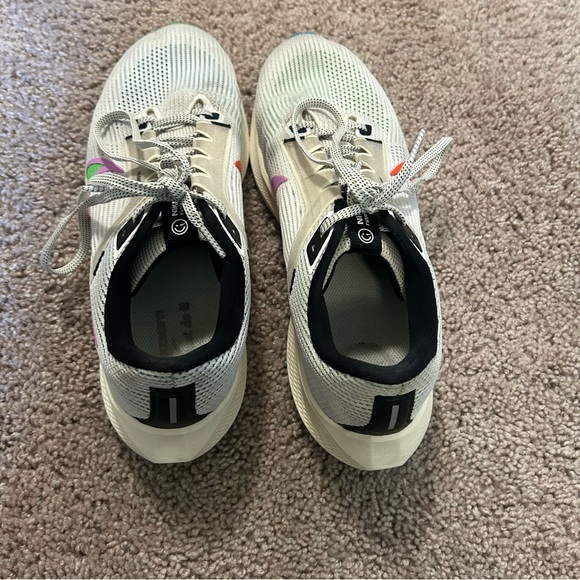 Nike Air Zoom Pegasus 40 SE Running Shoes White Multicolor Mismatch Size 10.5 main image 11